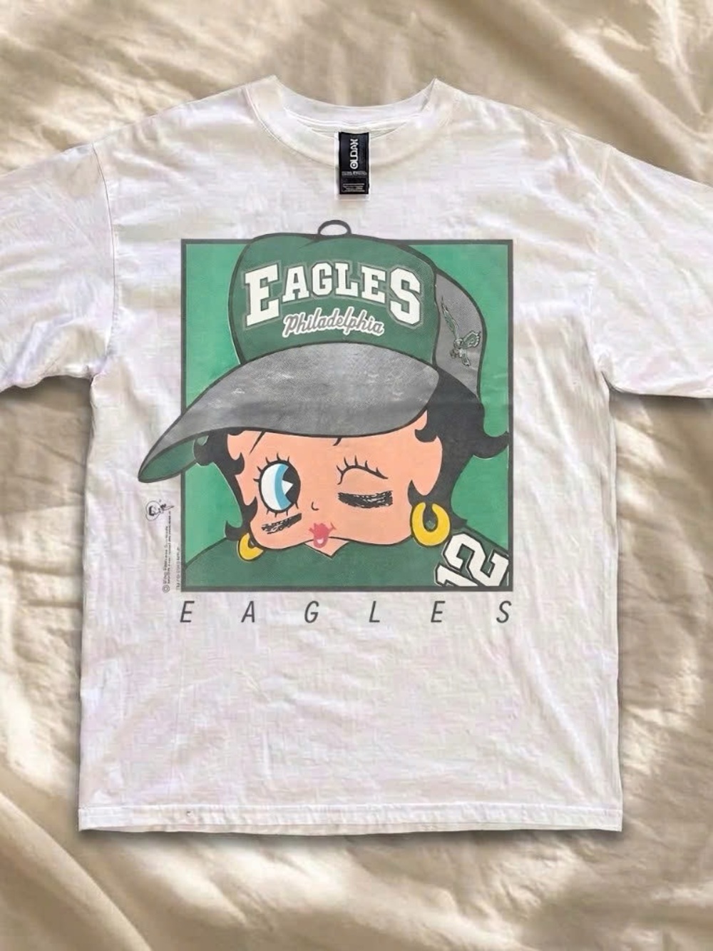 Betty Boop and Philadelphia Eagles T-shirt - White oversized T-shirt featuring